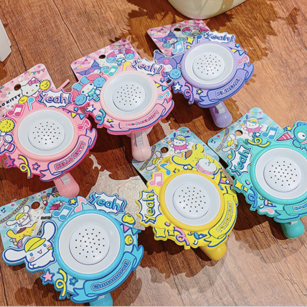 Genuine cute Sanrio mini horn sports meeting sounding keychain, cartoon bag pendant, keychain wholesale
